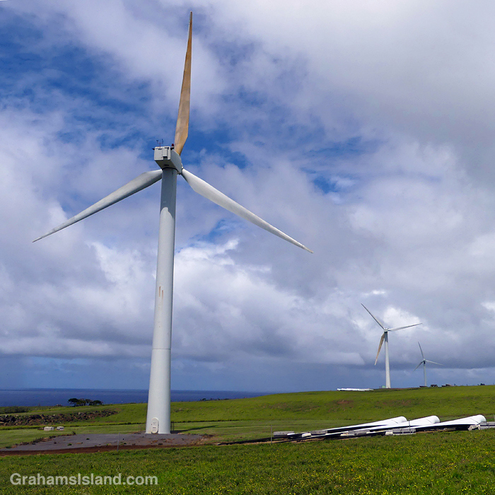 Wind turbines at Hawi Wind Farm, Hawaii, together with new blades waiting to be installed